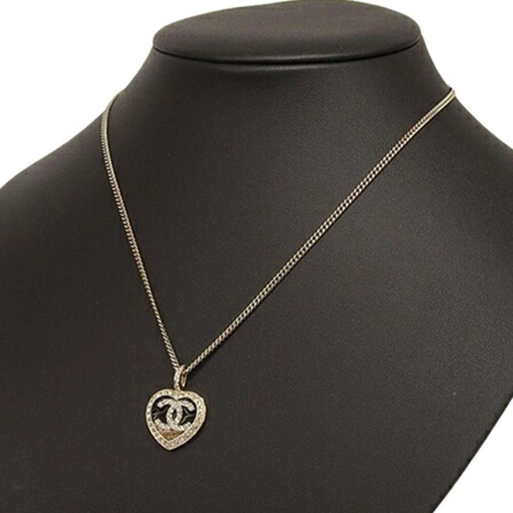 Pre Loved chanel Women Gold Necklaces - Picture 7 of 7